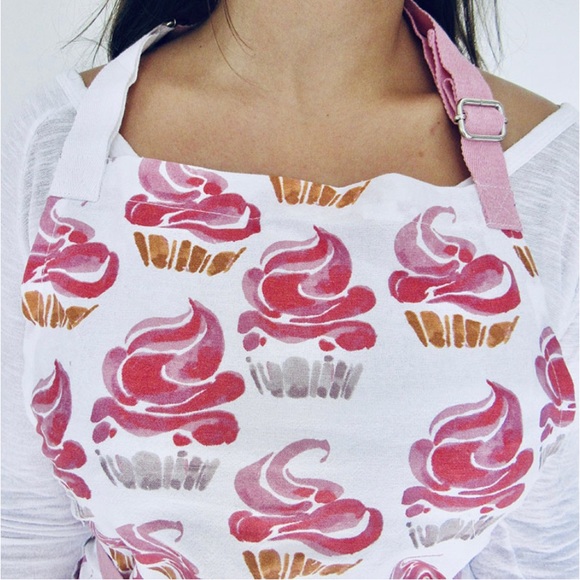SIMPLY WHIMSICAL Cupcake Apron - Picture 2 of 2
